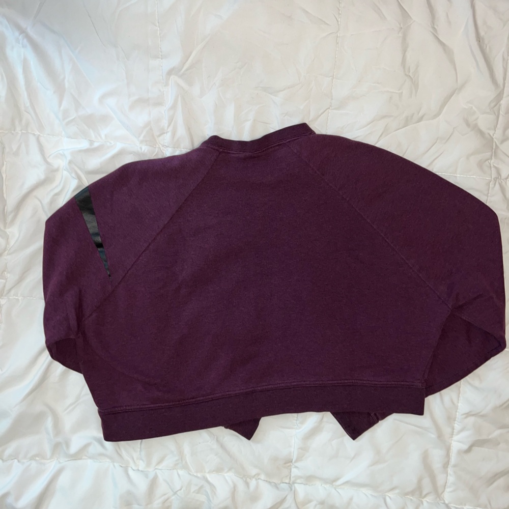 Cropped Nike Crewneck - Picture 2 of 3